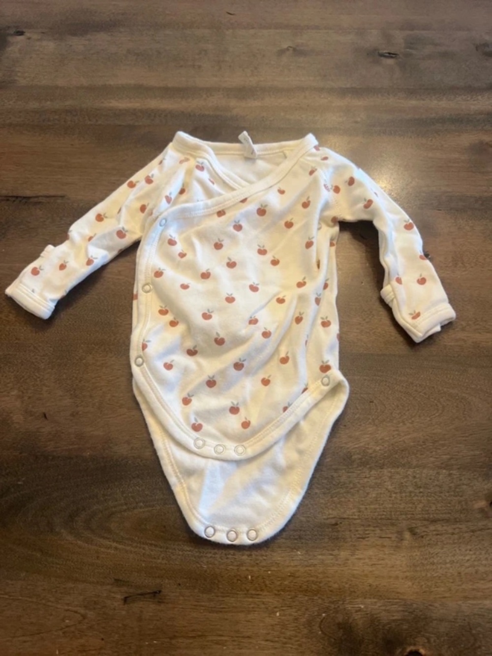 Quincy Mae Apple Print Wrap Bodysuit – Newborn